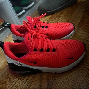 Nike 270’s